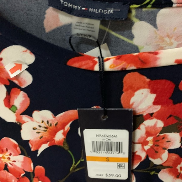 Tommy Hilfiher floral top. - Picture 2 of 2